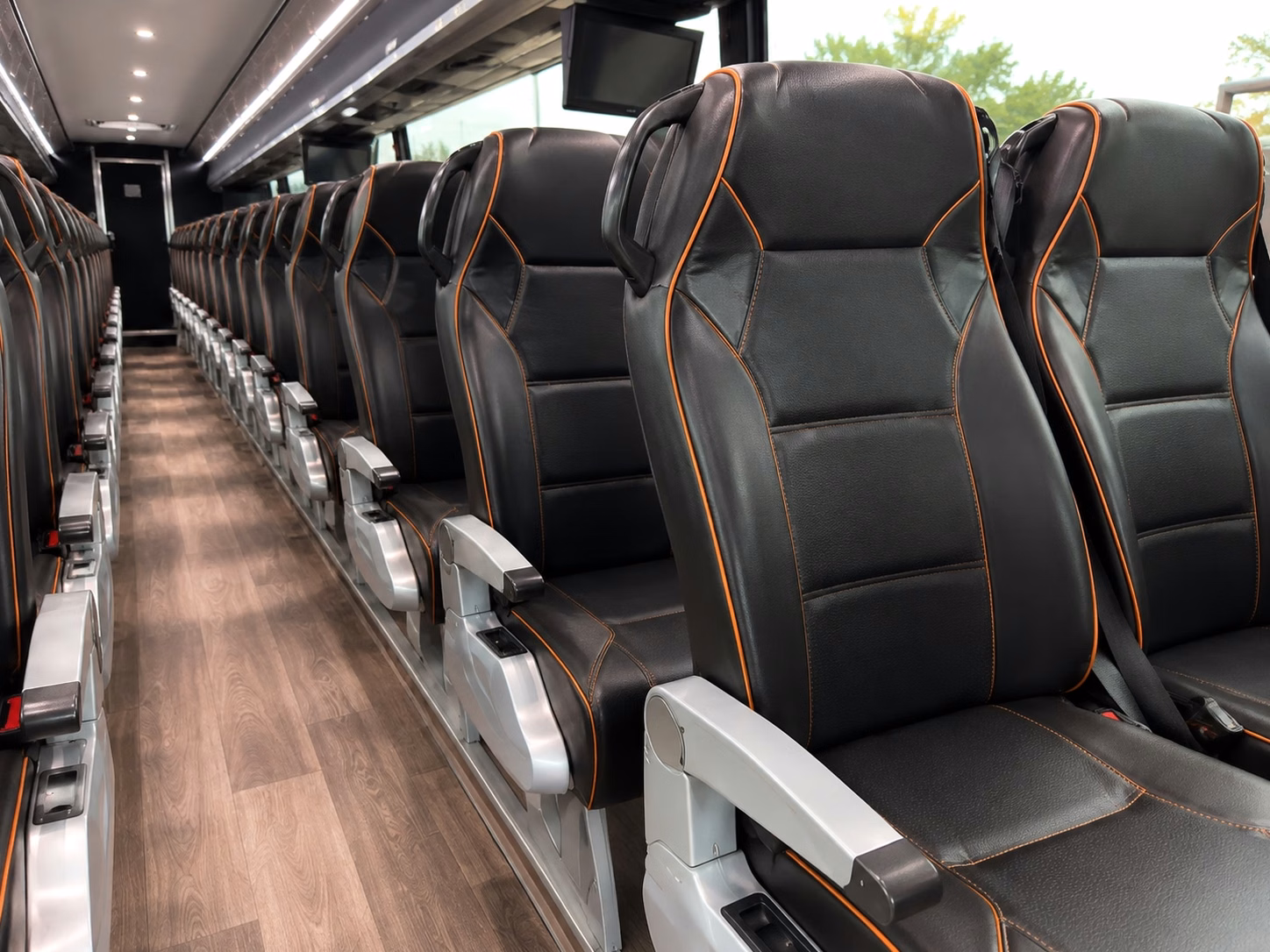 charter buses for ecu campus tours and university field trips in greenville